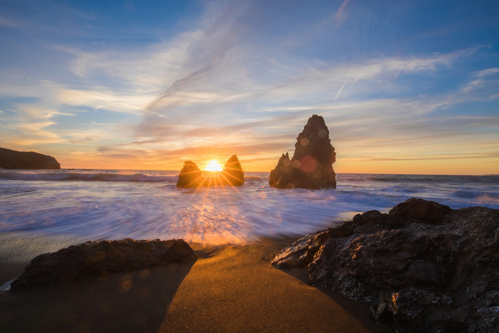 Canon EOS 5D Mark IV + Canon EF 16-35mm F4L IS USM sample photo. Silhouette of rock formations photography