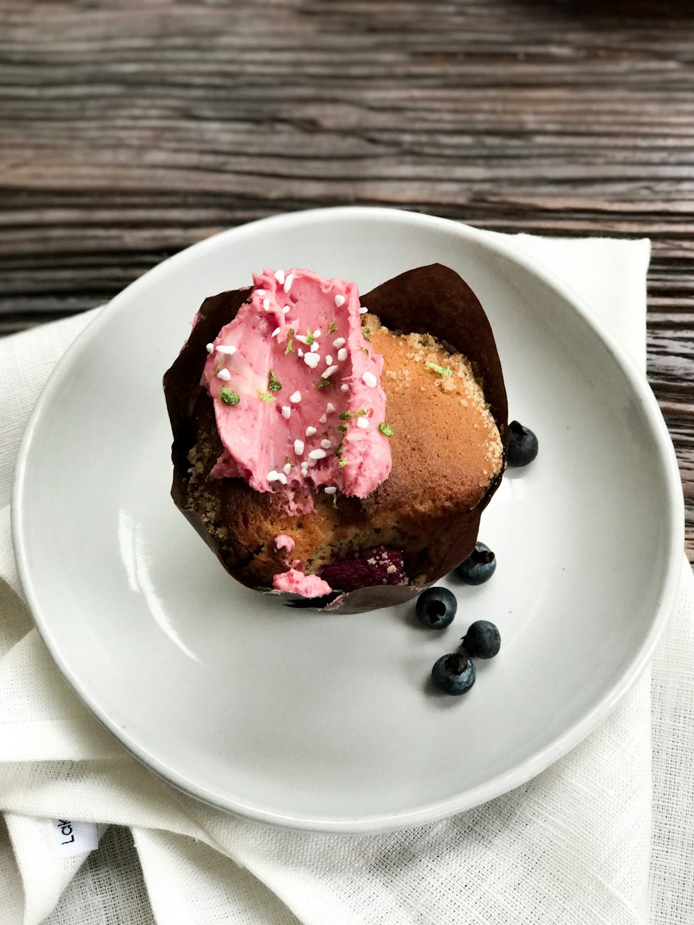 Cupcake avec garnitures à la fraise