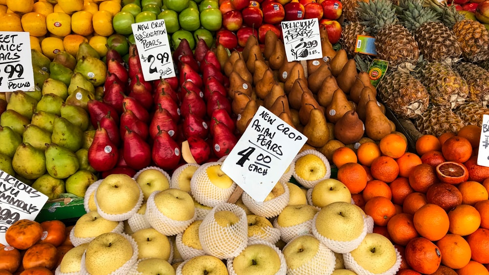 cacho variado de lote de frutas