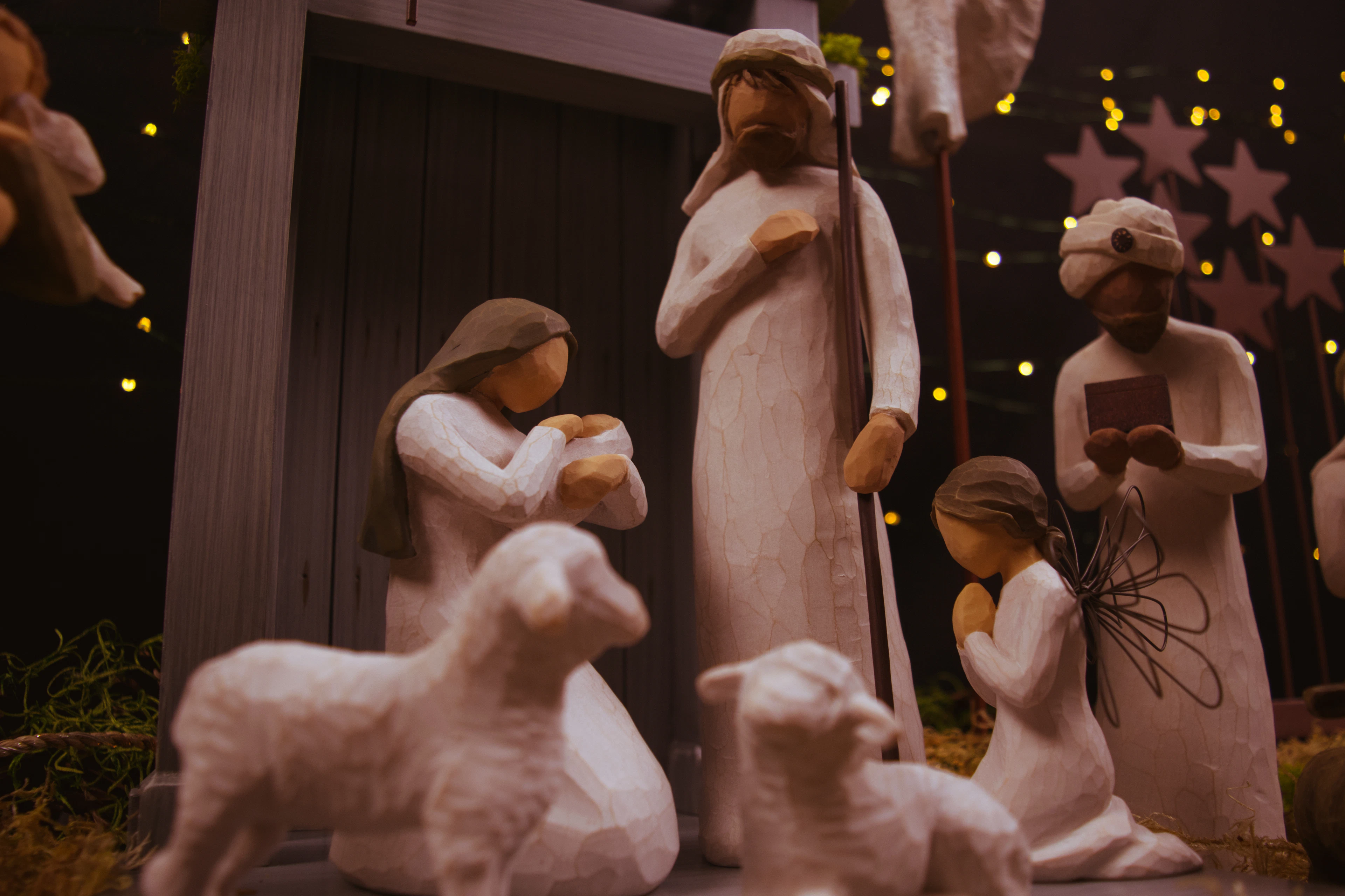 Nacimiento de madera tallada