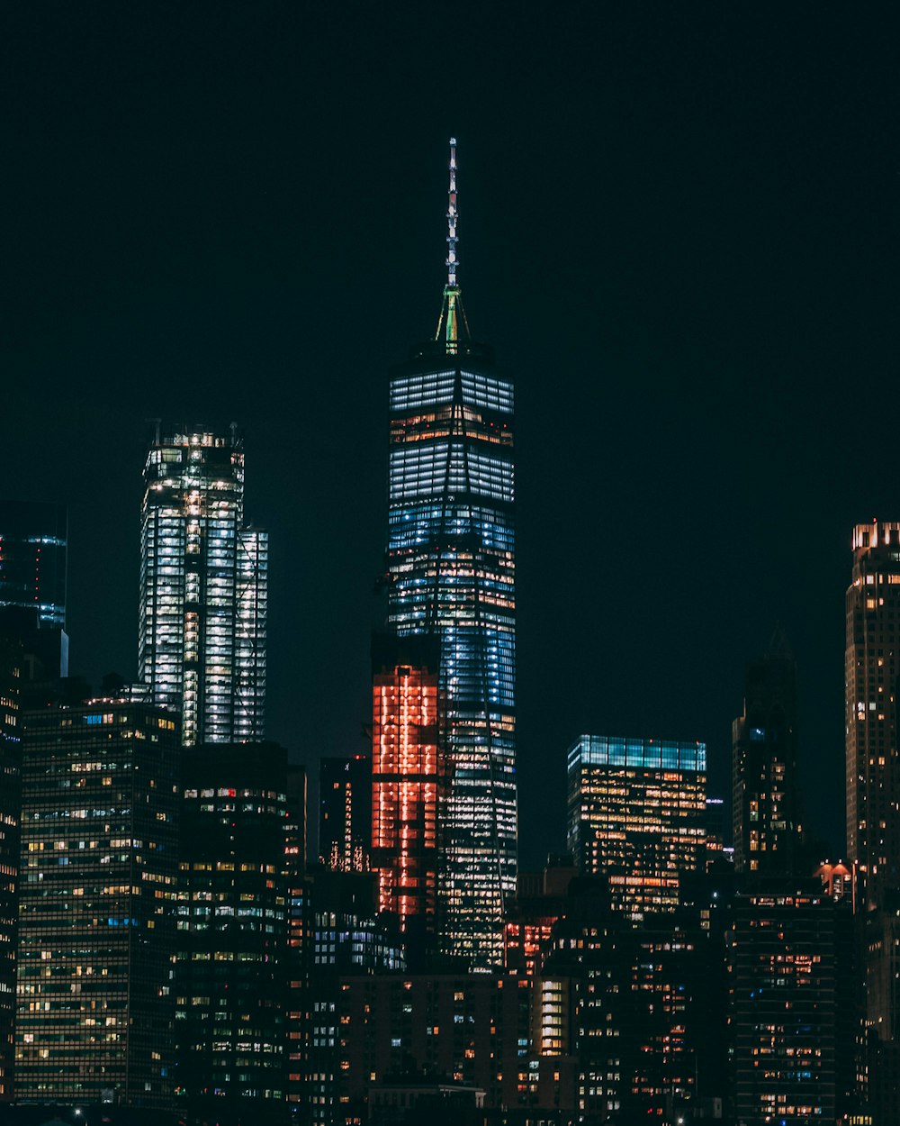 Building At Night Pictures | Download Free Images on Unsplash