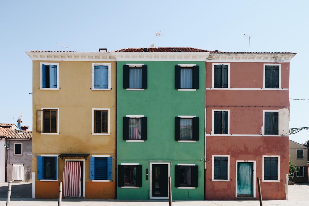 brown, green, and red houses