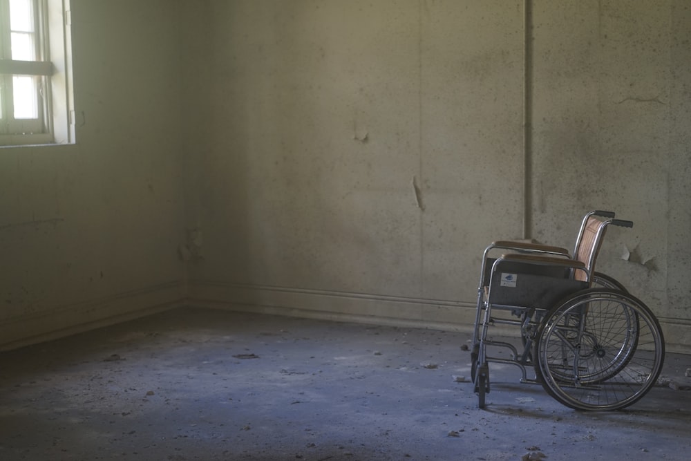 Insane Asylum Pictures Download Free Images On Unsplash