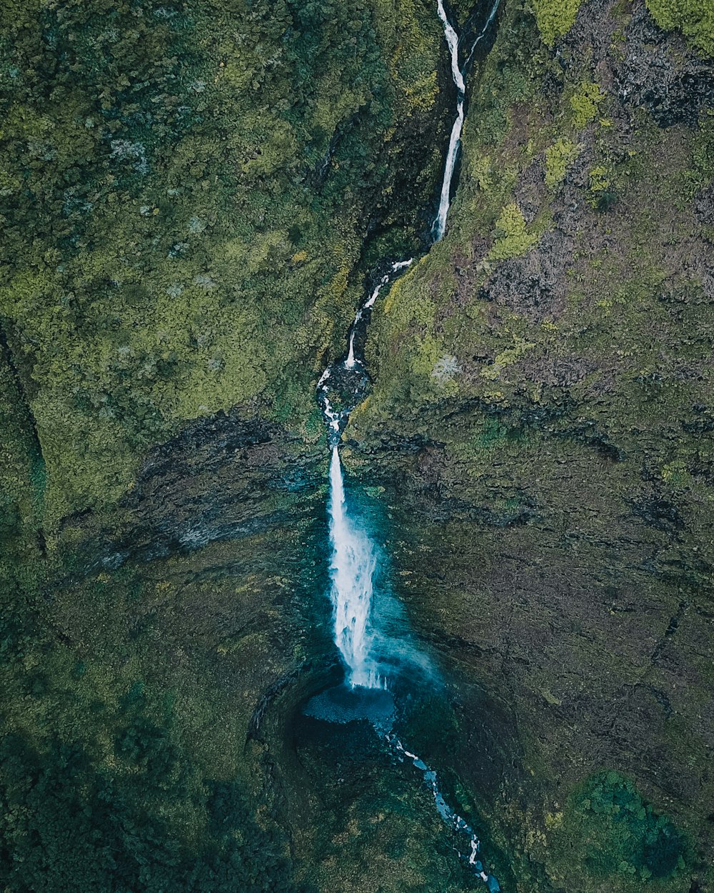 running water photography