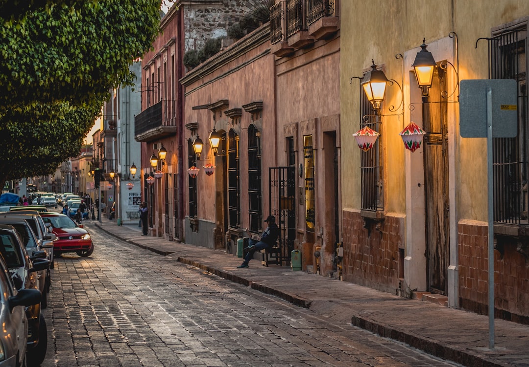 photo of Santiago de Querétaro Town near Peña de Bernal