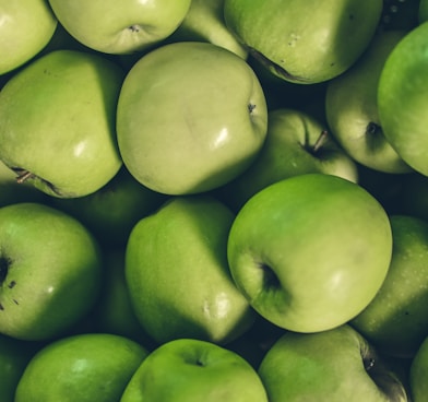 bunch of green apples