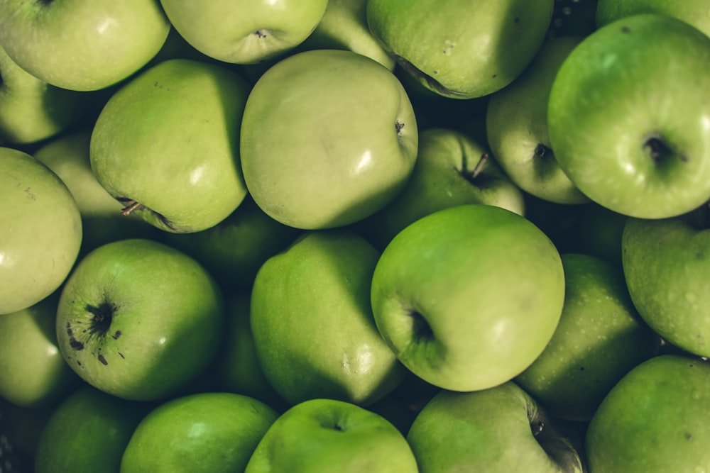 bunch of green apples