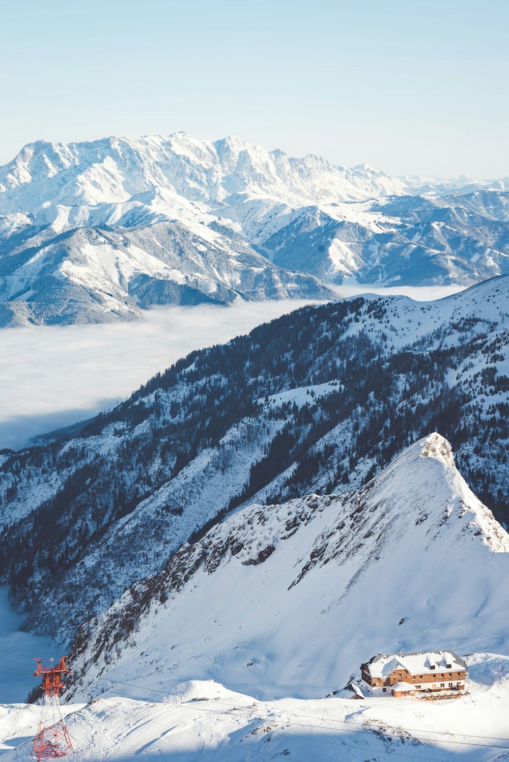 photographie de paysage de montagnes