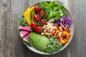 https://bienestarcontinuo.com bowl of vegetable salads