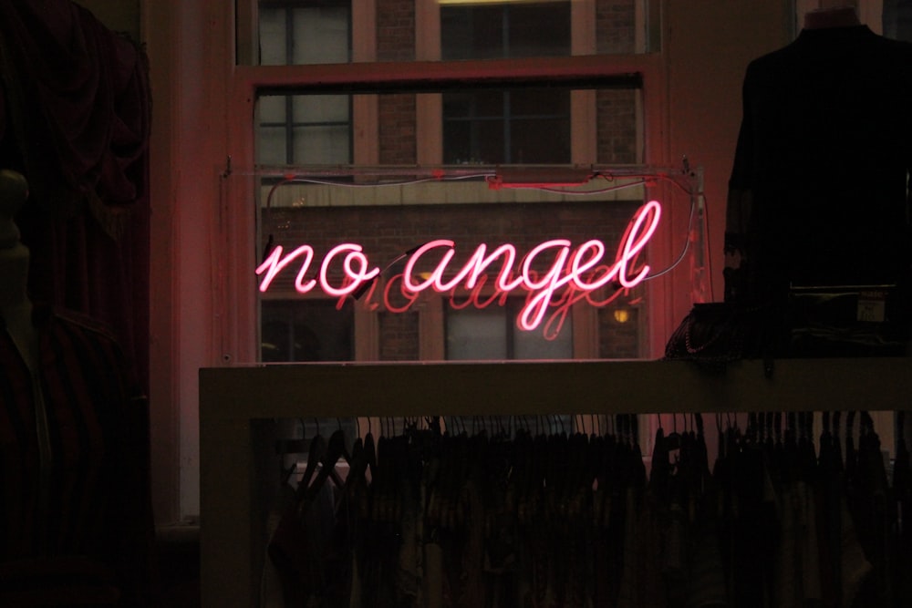 nessuna insegne al neon angel