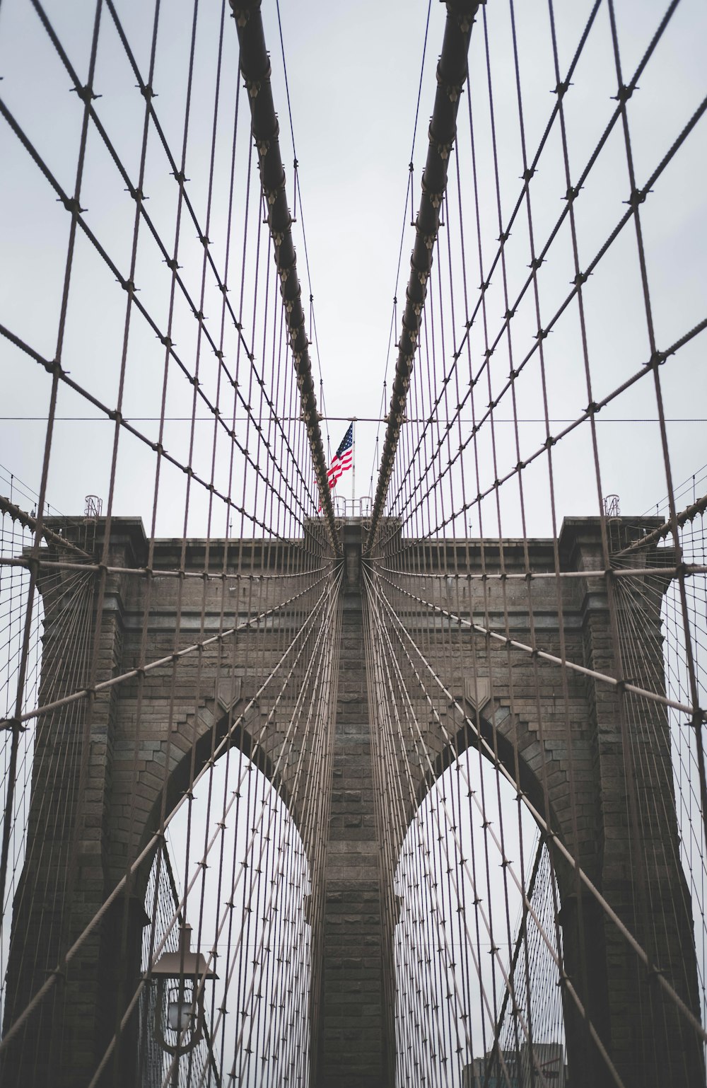 closeup photo of Brooklyn Bridge