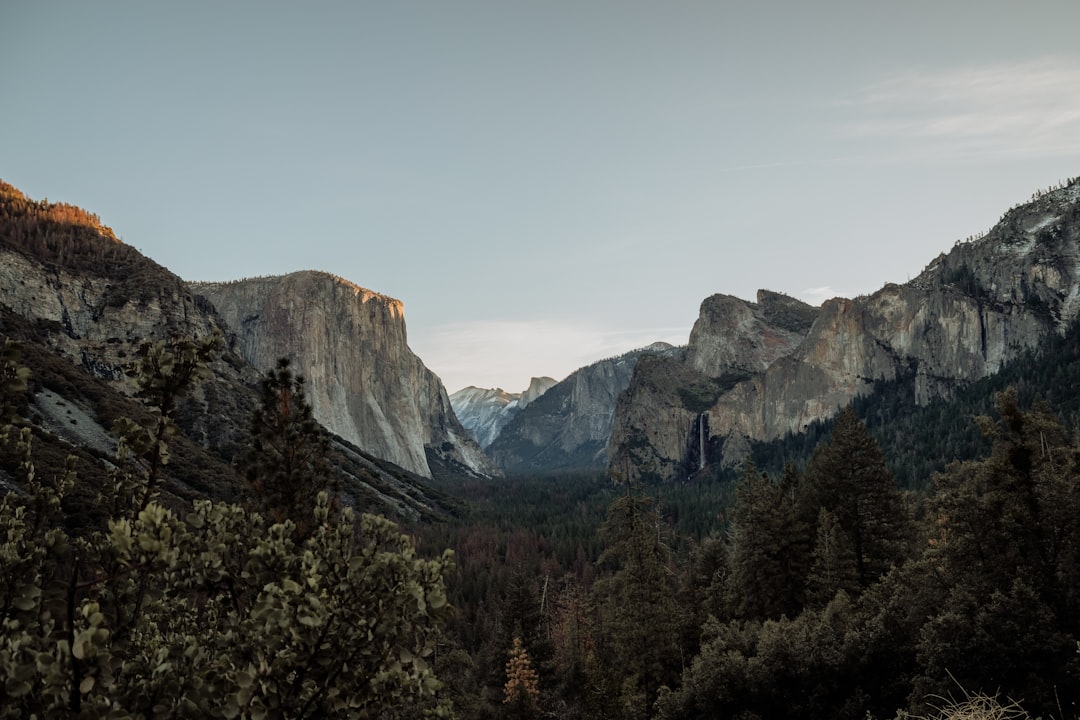 Mountain range photo spot Yosemite National Park, Yosemite Valley Yosemite Valley