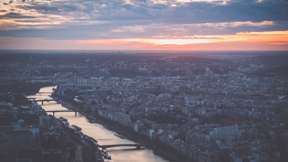 foto aérea de edifícios