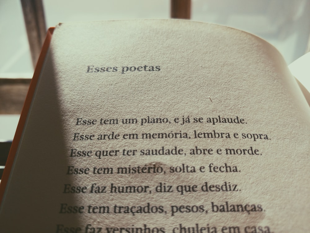 Esses Poetas book content