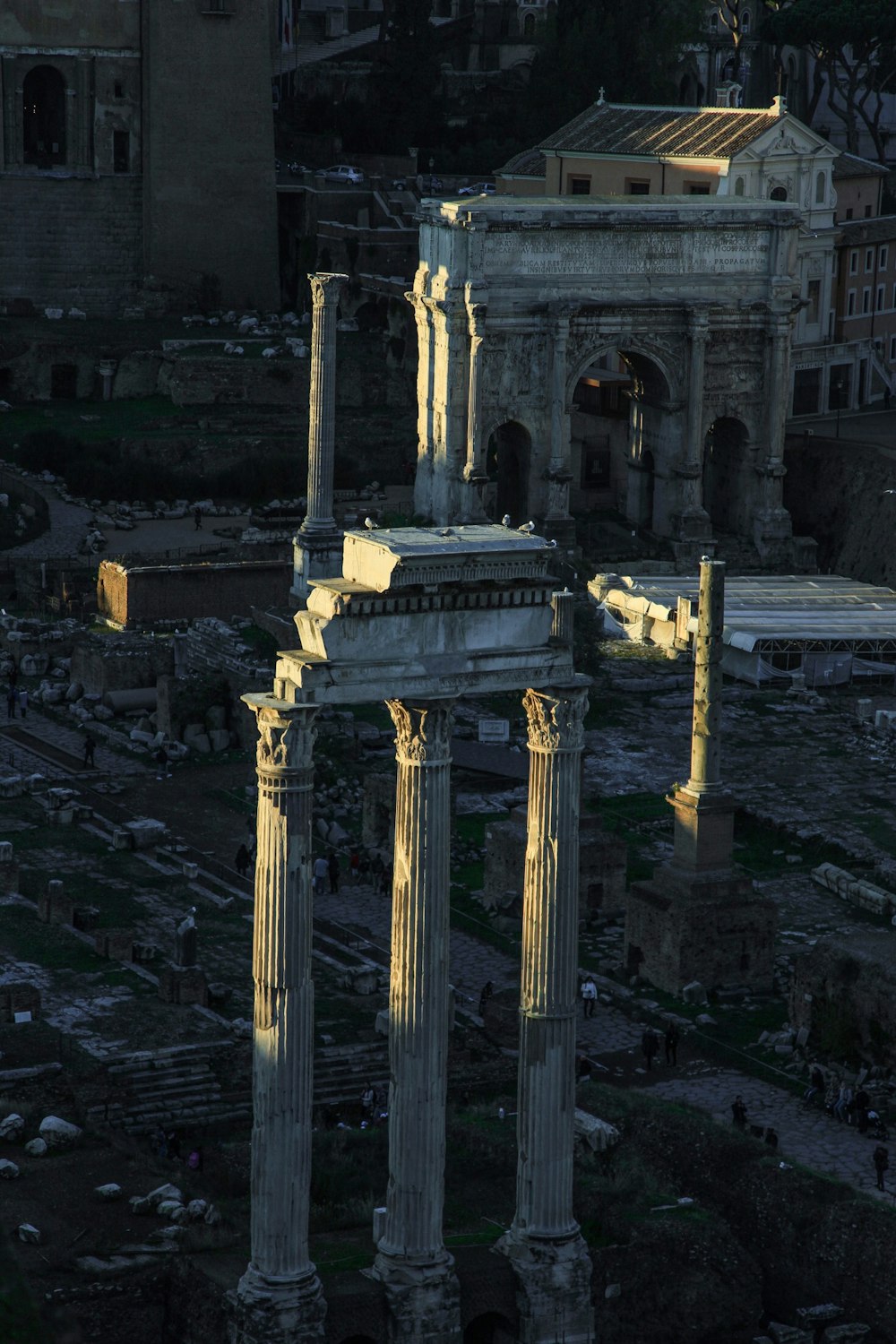 photography of gray concrete monument