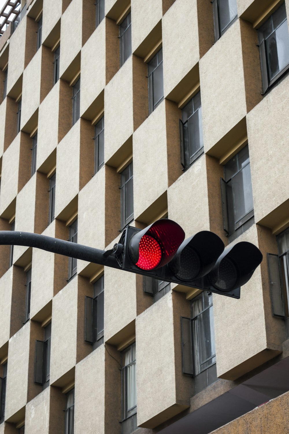 Fotografía del semáforo en la señal de stop