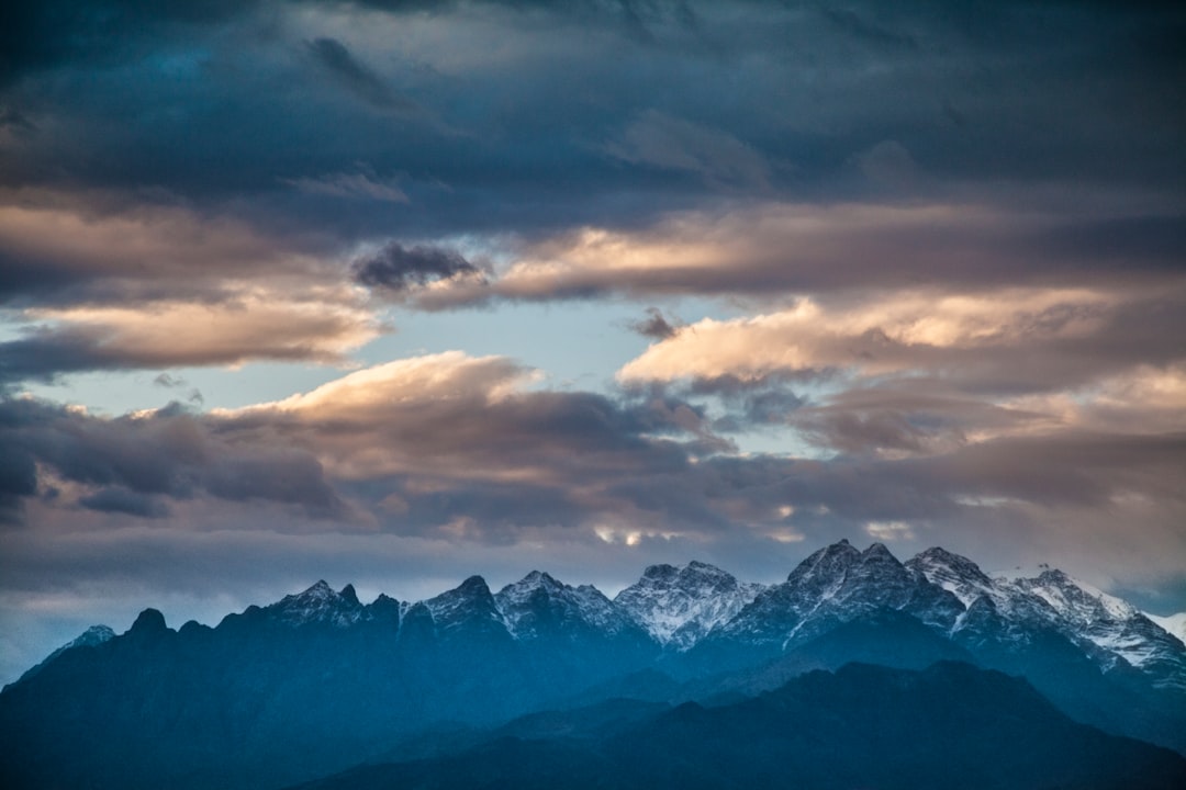 photo of Kashan Mountain range near Sultan Amir Ahmad Bathhouse