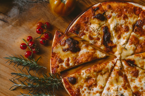 Classic Margherita pizza at Doughboys Canggu Bali
