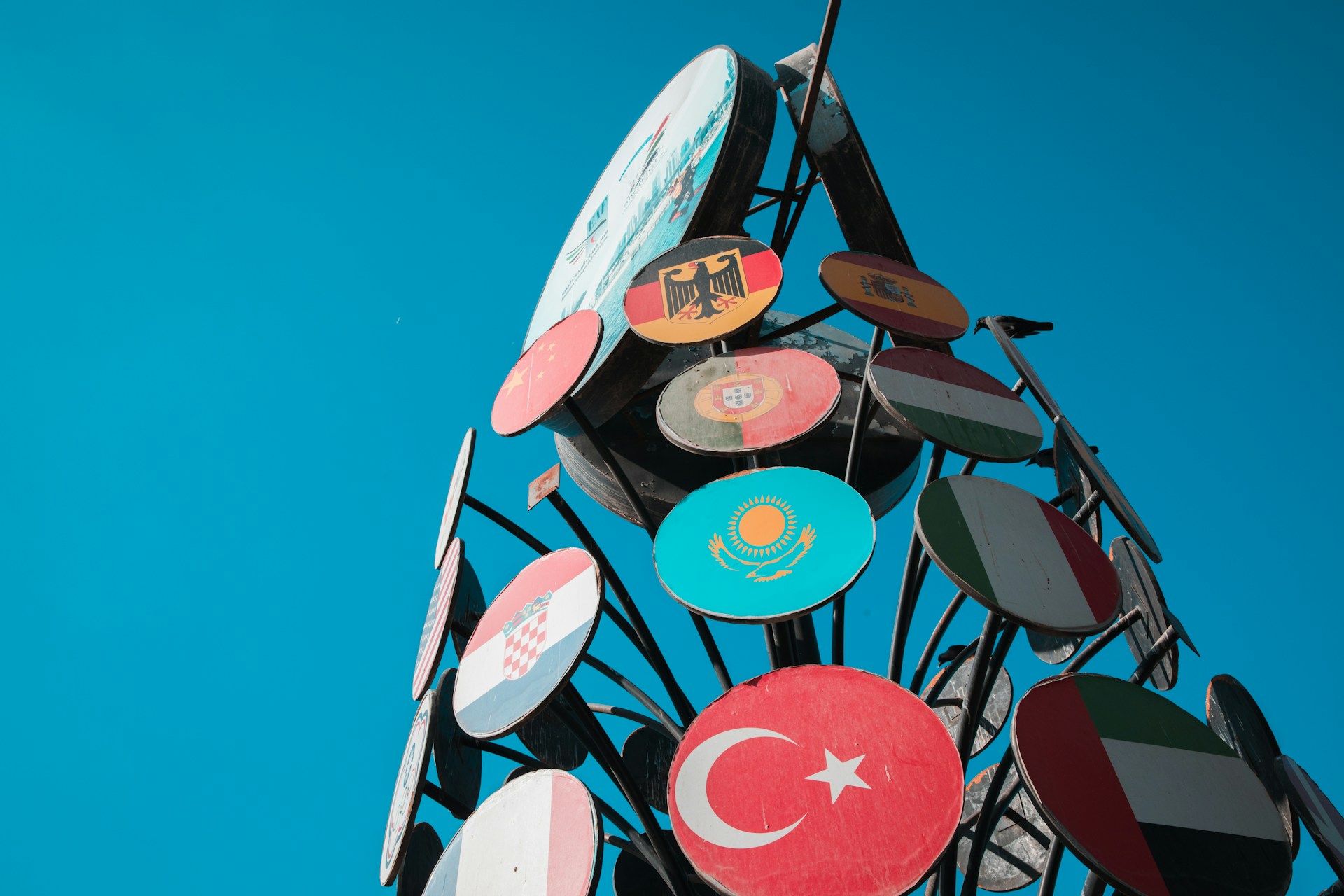 black and white bed linen