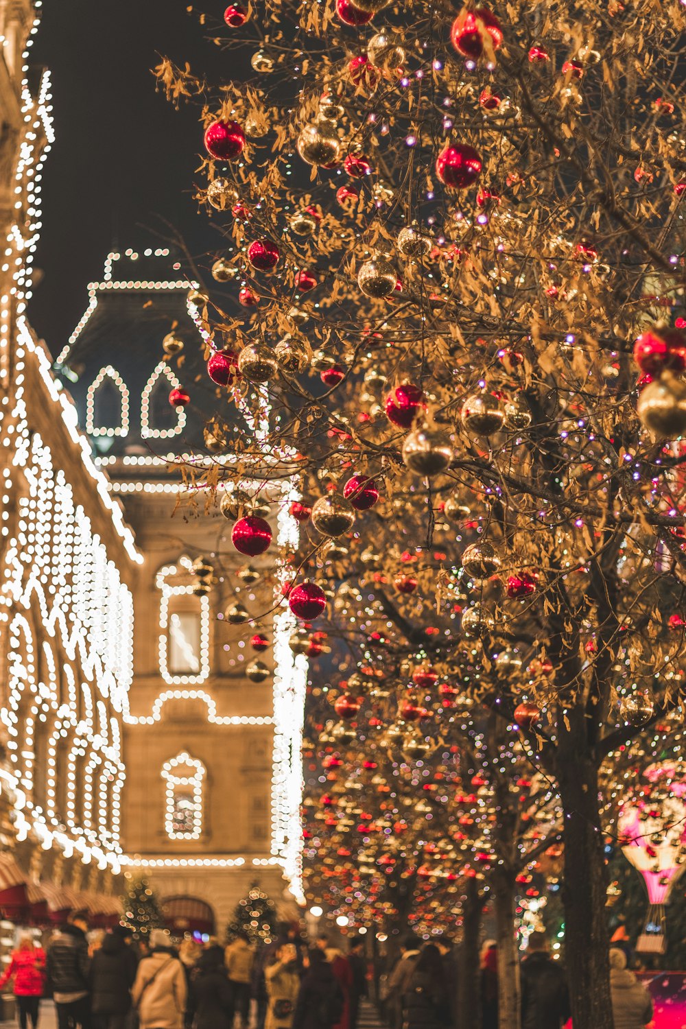 closeup photo of tree with baubles