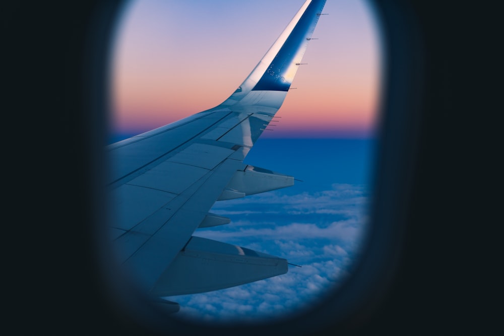 right aircraft wing on window
