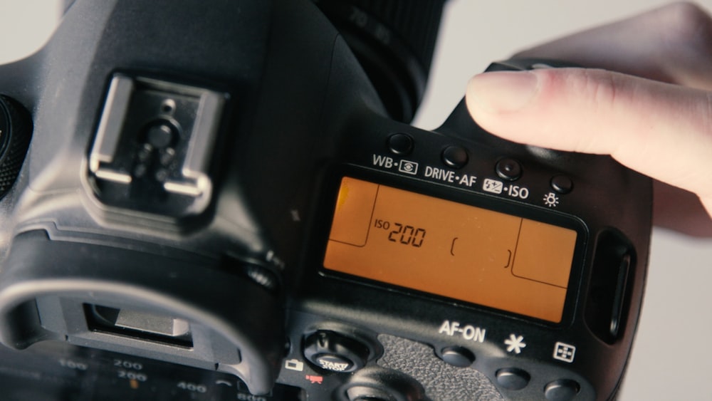 Câmera DSLR em 200 display
