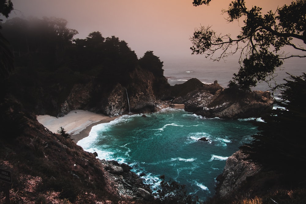 fotografia di riva del mare