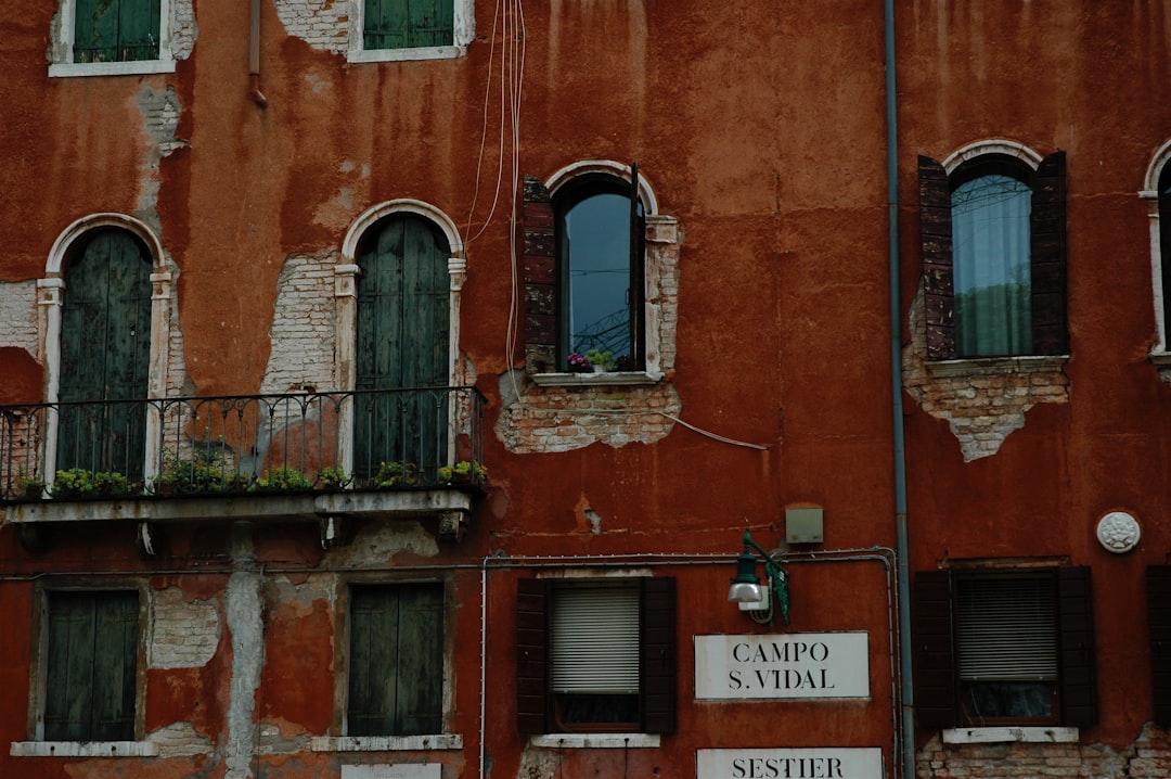 Campo S. Vidal sign