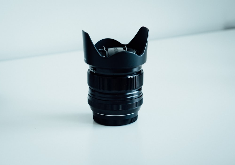 close-up photography of DSLR camera lens