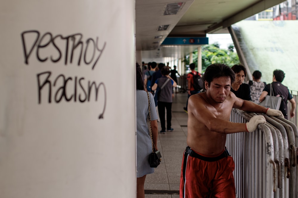 calções vermelhos masculinos