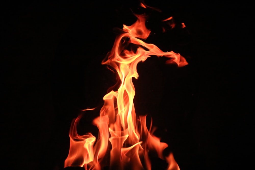 火のセレクティブフォーカス写真