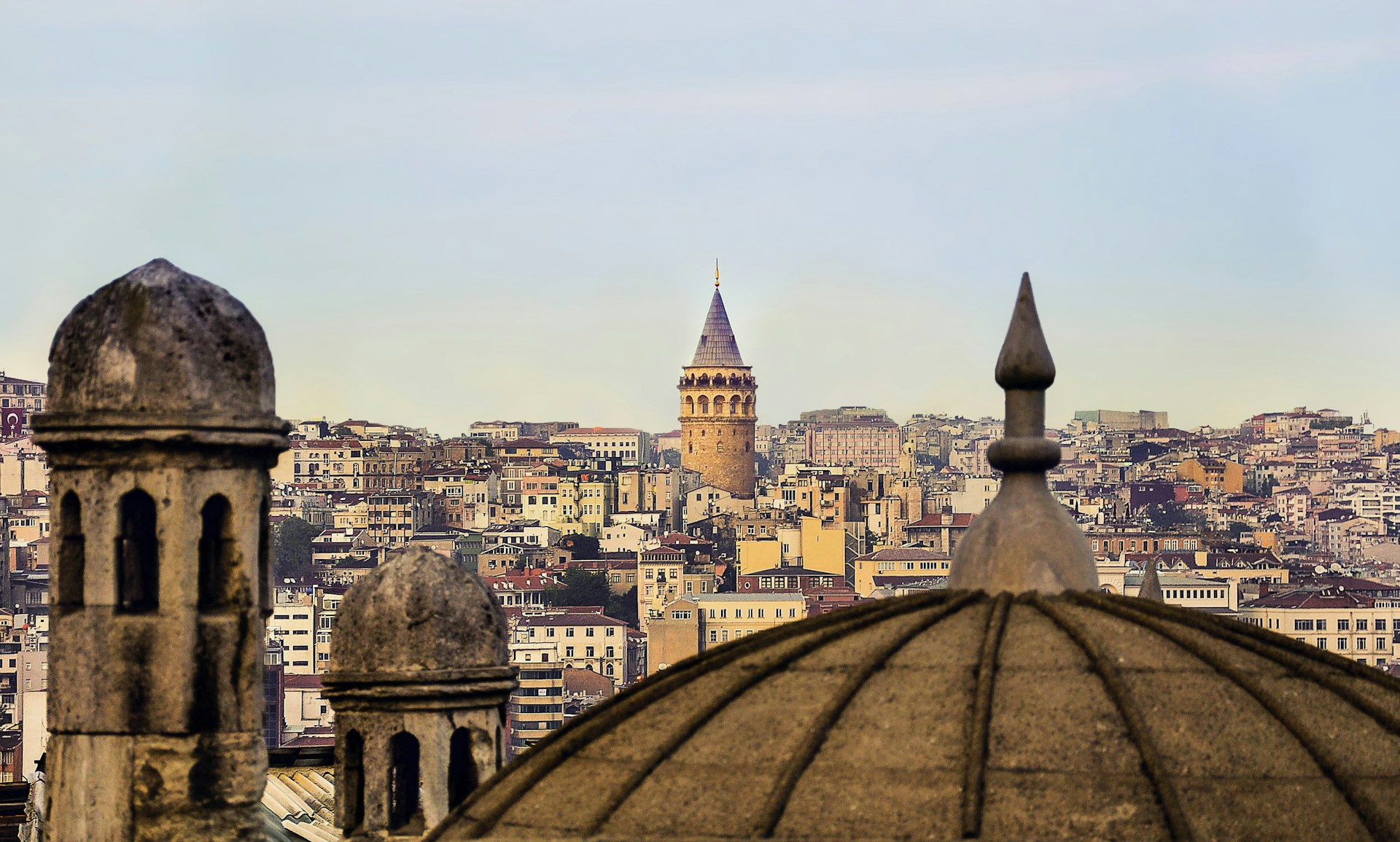 gray computer monitor