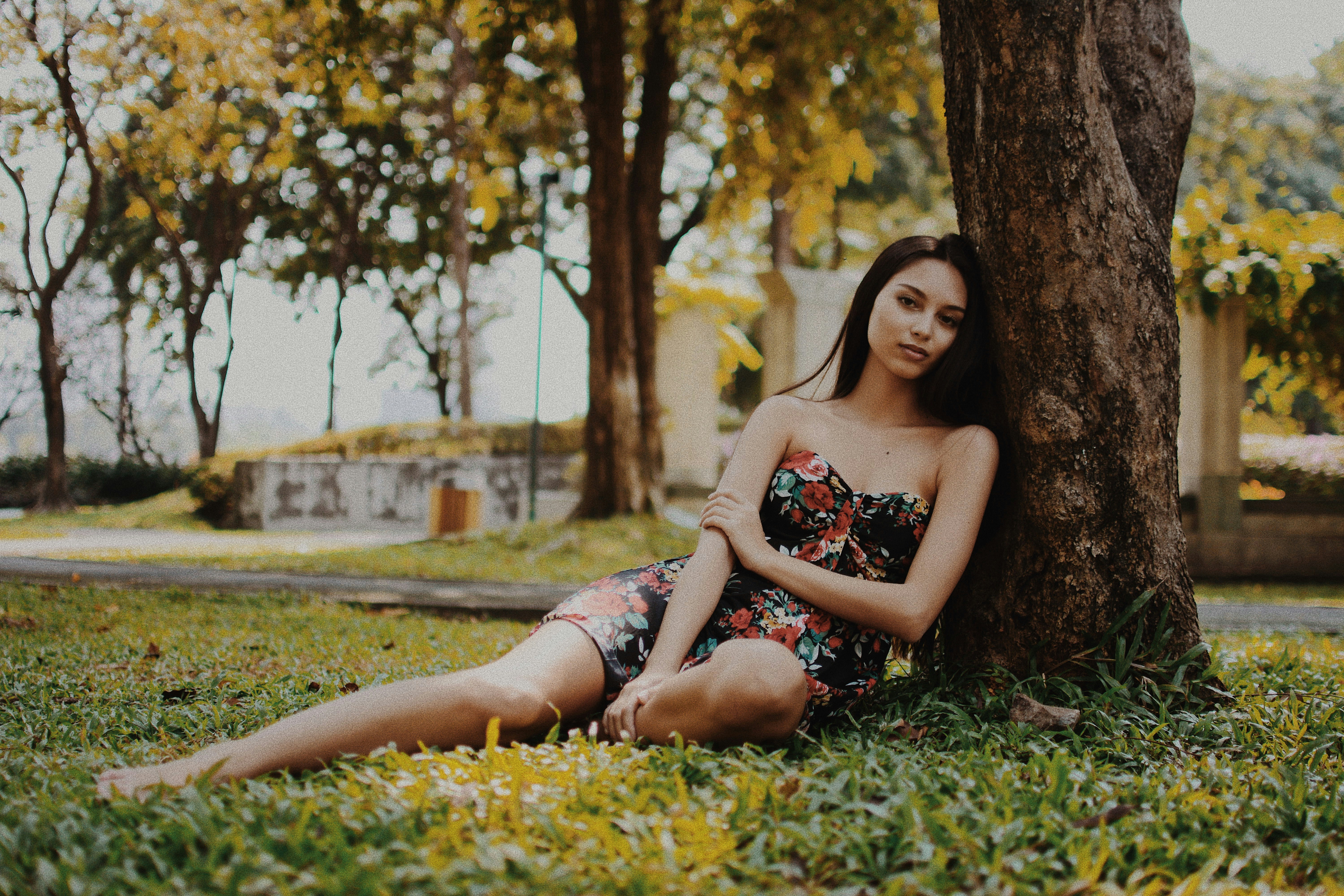 great photo recipe,how to photograph live life like your blood type; woman leaning on tree during daytime