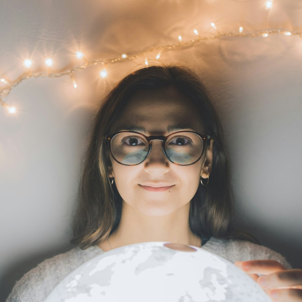 woman wearing eyeglasses