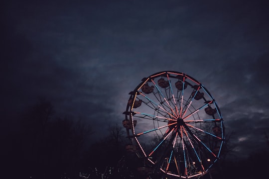 photo of Terrebonne Ferris wheel near Jacques-Cartier Bridge