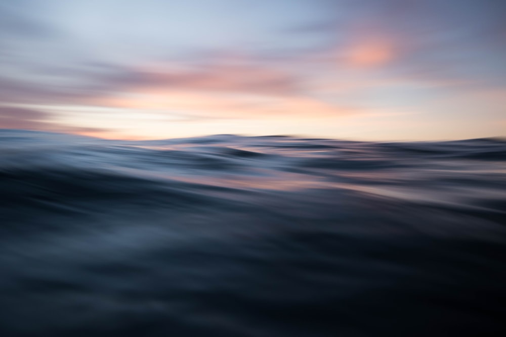 a blurry photo of a body of water