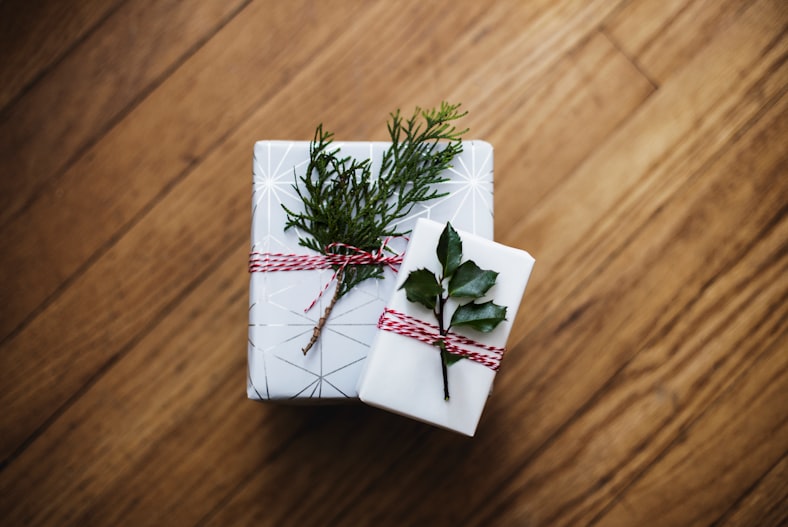 6 Reasons Why You Should Give Gifts to Your Partner