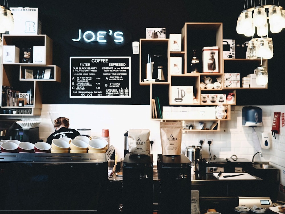 Máquinas de café usadas no balcão