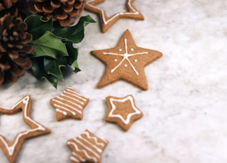star cookies near acorn