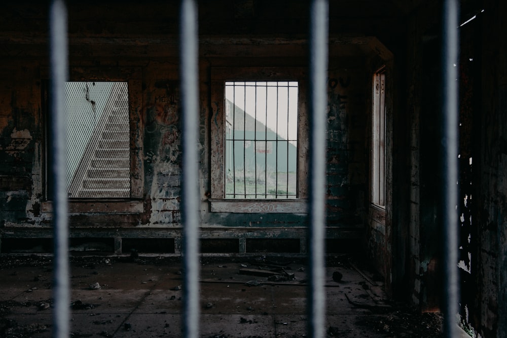 photo of abandoned house
