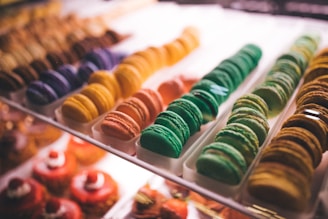 assorted-color macaroons