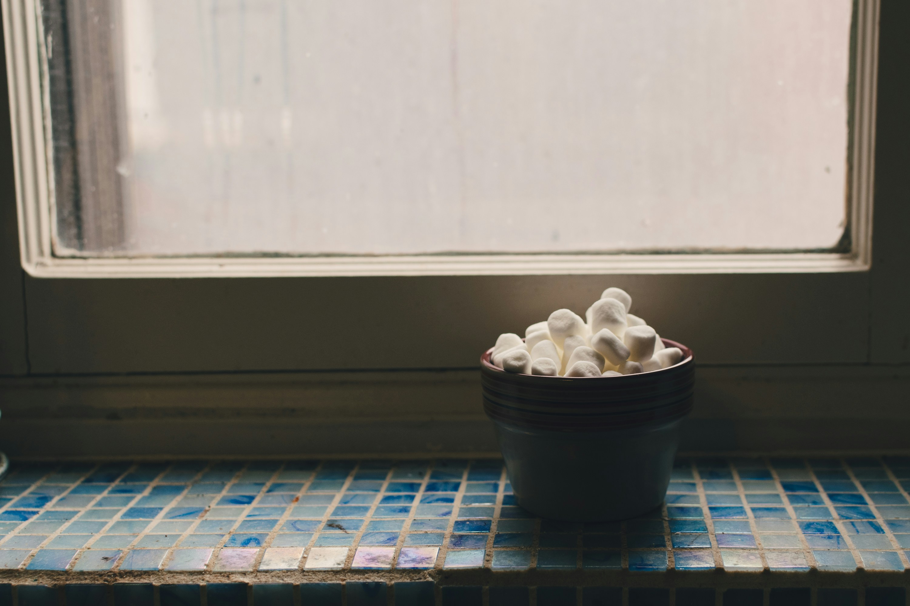 Marshmallows on the window