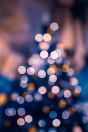 a blurry photo of a lit christmas tree