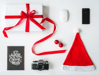 black and gray DSLR camera