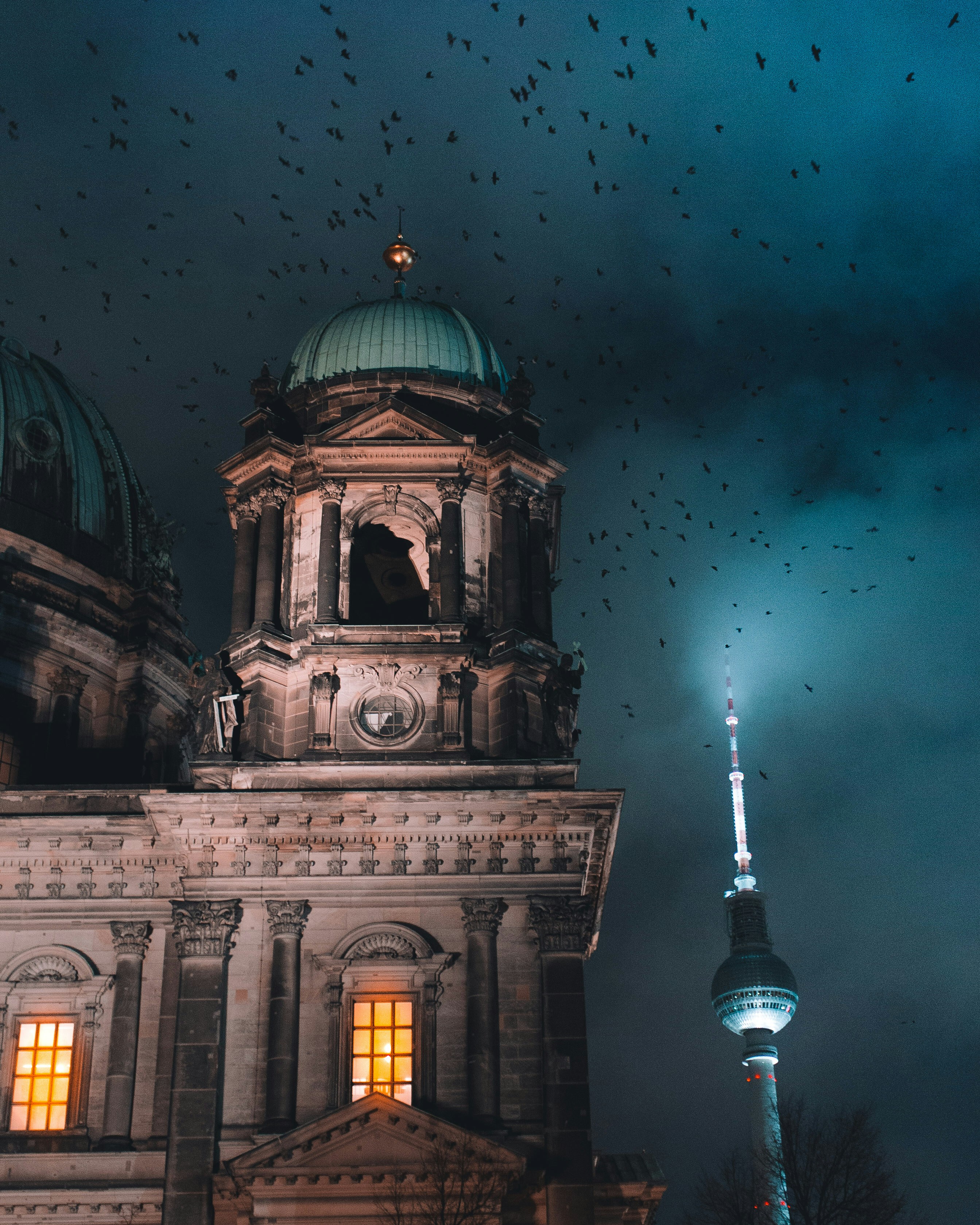 Edificio de cúpula verde