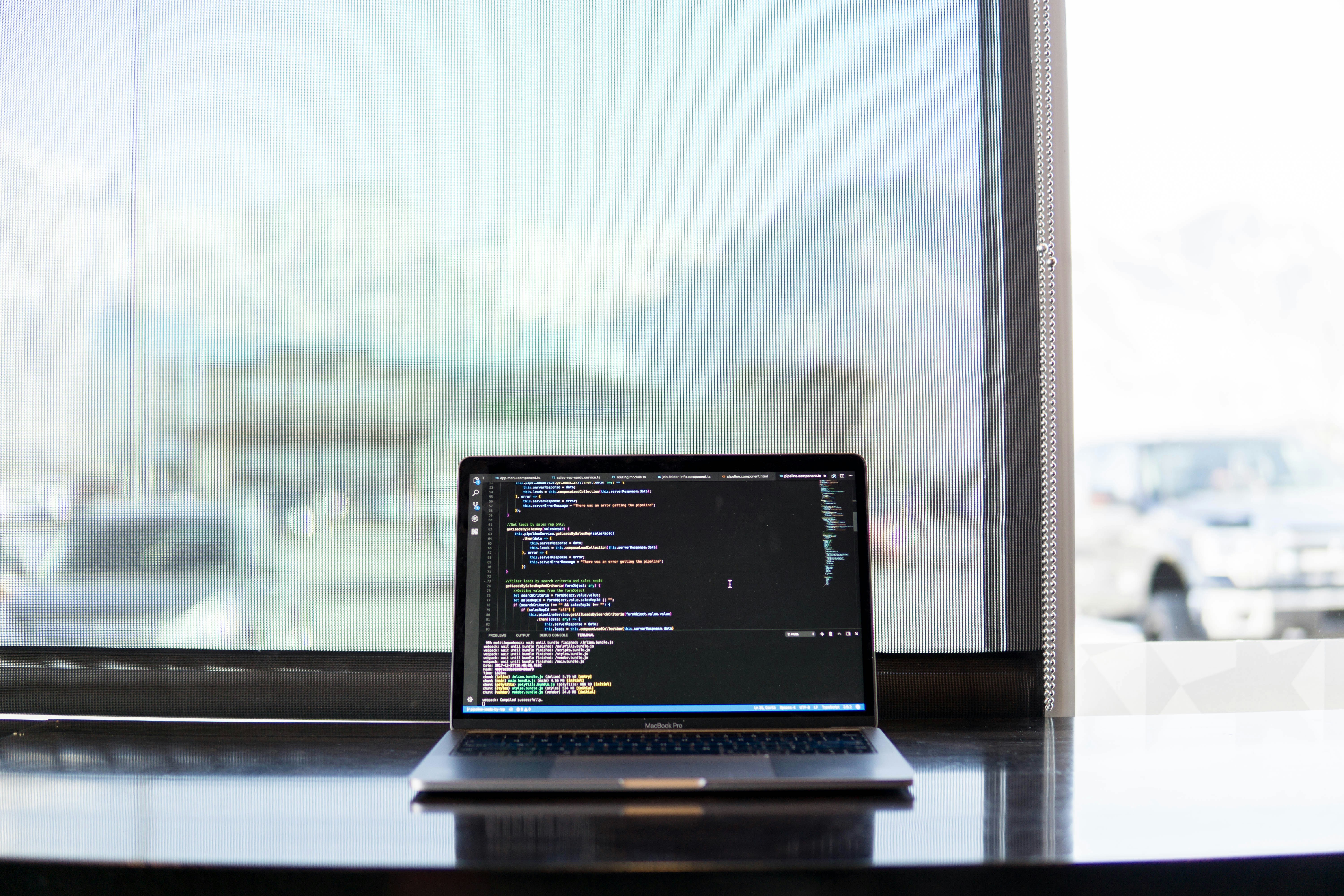linux on windows or linux on mac better for web development