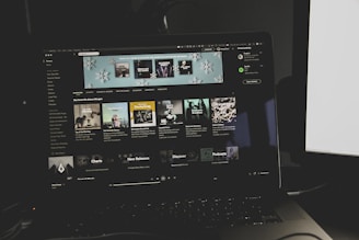 black laptop computer