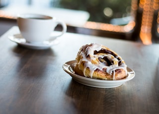 pastry bread with white syrup