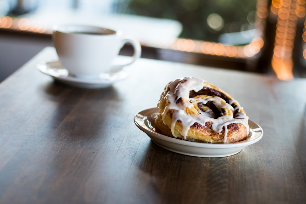 pastry bread with white syrup