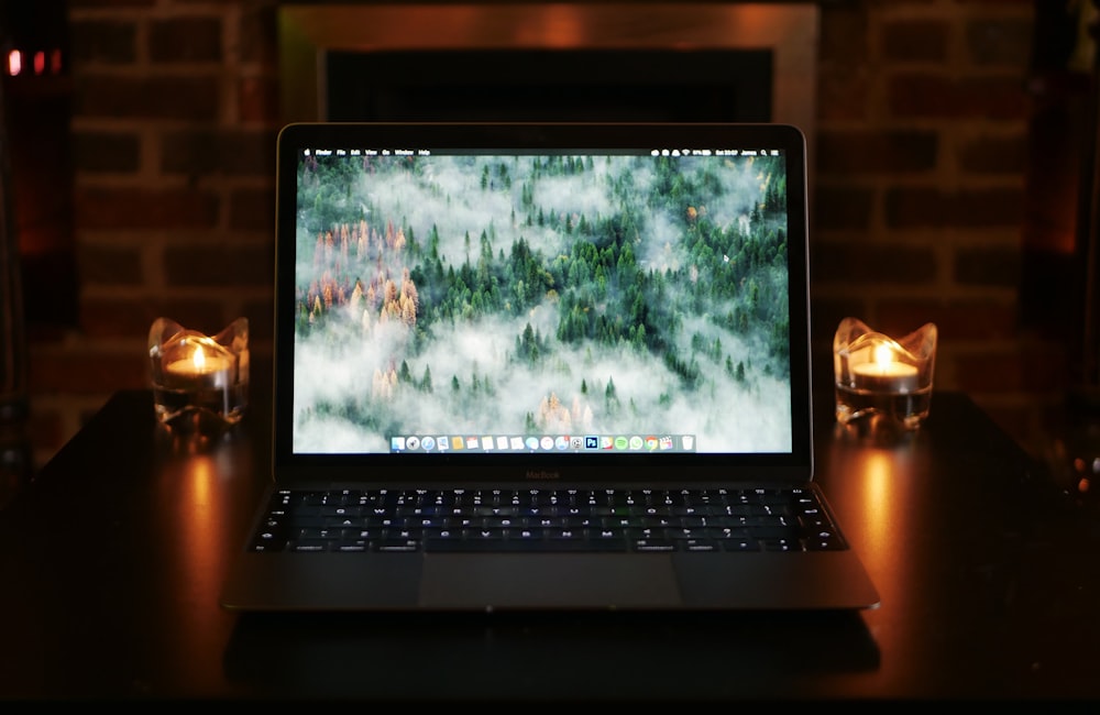 MacBook-Laptop eingeschaltet